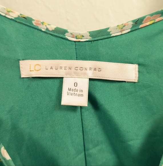 💚 Lauren Conrad Floral Ruffle Dress - Picture 5 of 5